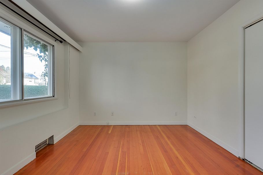 509 E Keith Road North Vancouver, BC - 13