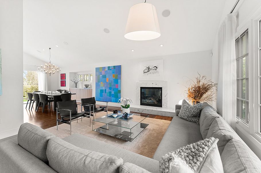 2496 W 36th Avenue Vancouver, BC - 2