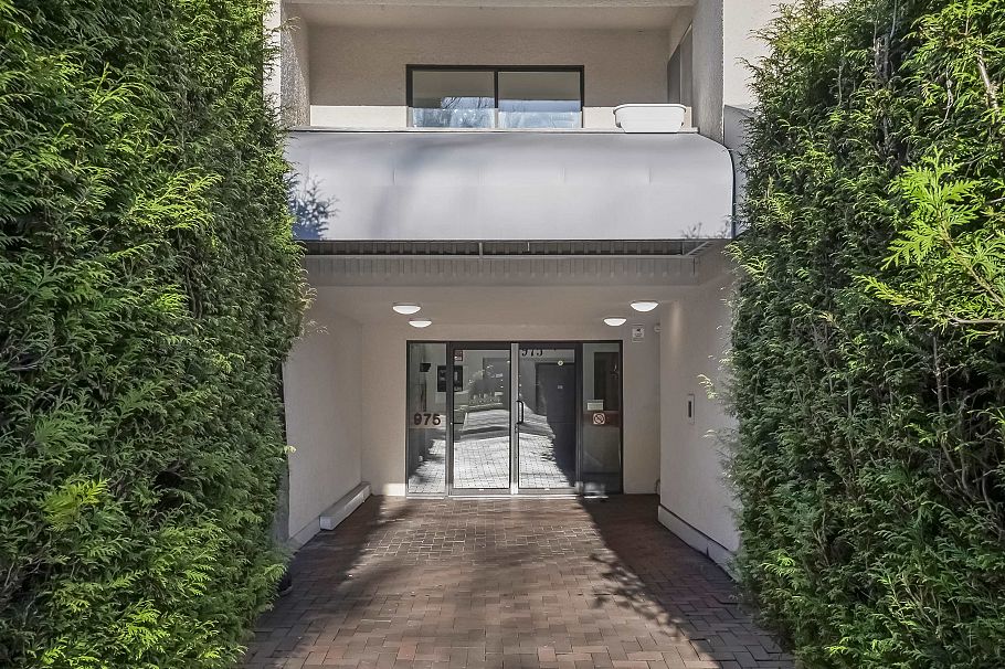 303 975 E Broadway Vancouver, BC - 30