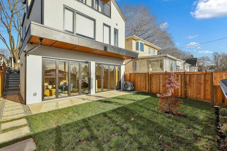 2 3558 Turner Street Vancouver, BC - 32