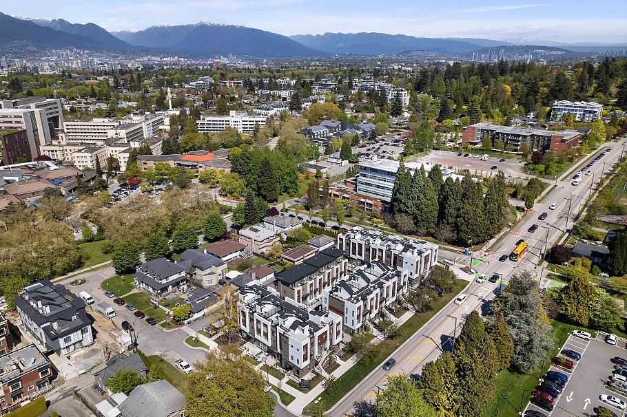 873 W 33rd Avenue Vancouver, BC - 22