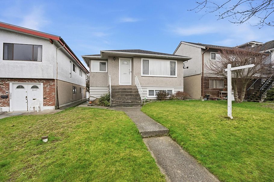 2625 E 21st Avenue Vancouver, BC - 3