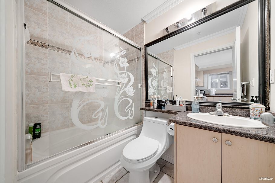 7531 Oak Street Vancouver, BC - 18