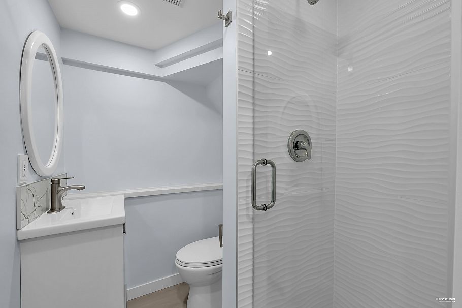 238 E 28th Street North Vancouver, BC - 21