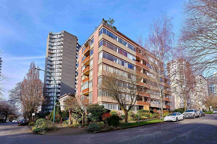 302 1315 Cardero Street Vancouver, BC - 3