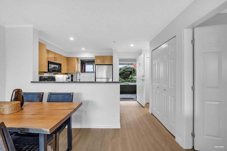 207 305 Lonsdale Avenue North Vancouver, BC - 11