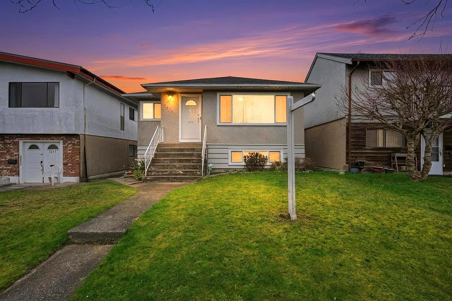 2625 E 21st Avenue Vancouver, BC - 1