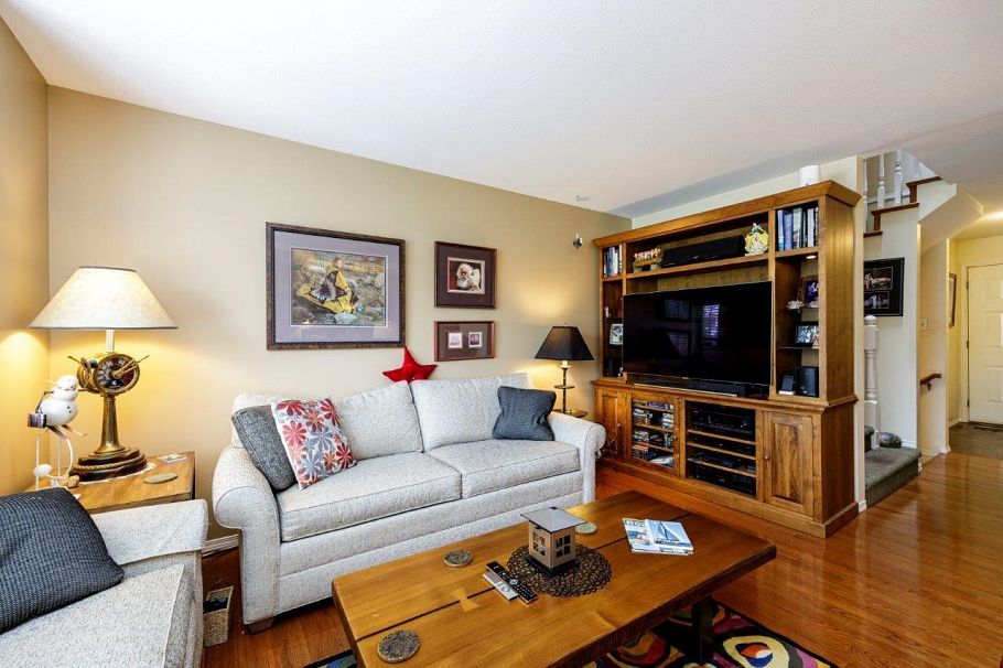 2 261 W 16th Street North Vancouver, BC - 6