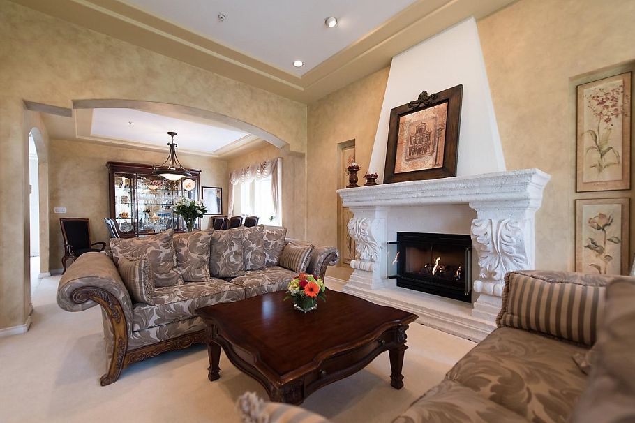 3056 W 11th Avenue Vancouver, BC - 4