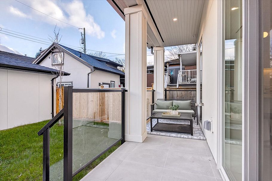 2 6933 Prince Edward Street Vancouver, BC - 32