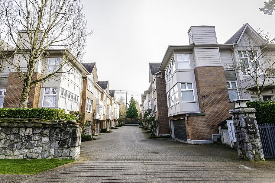 6608 Arbutus Street Vancouver, BC - 1