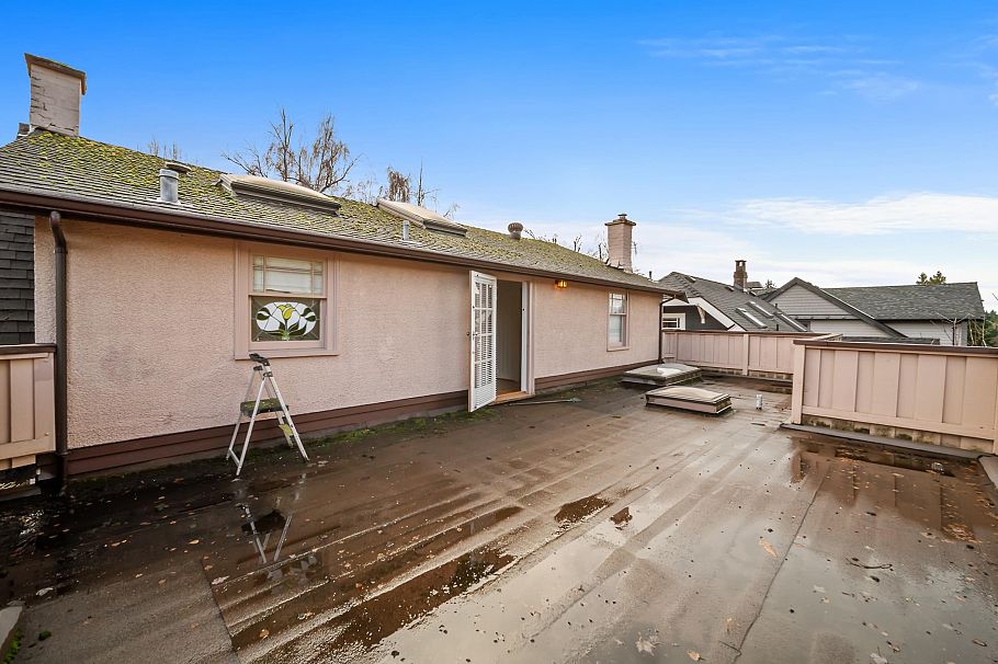 3537 W 31st Avenue Vancouver, BC - 37