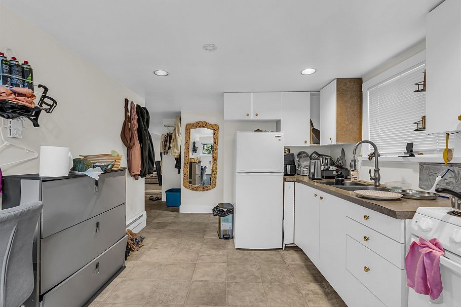 5915 Chester Street Vancouver, BC - 27