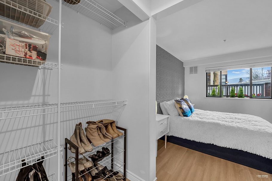 207 305 Lonsdale Avenue North Vancouver, BC - 19