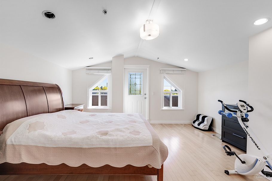 7531 Oak Street Vancouver, BC - 12