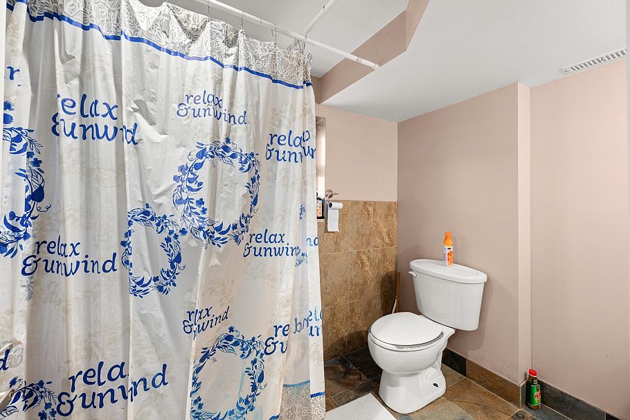 2625 E 21st Avenue Vancouver, BC - 23