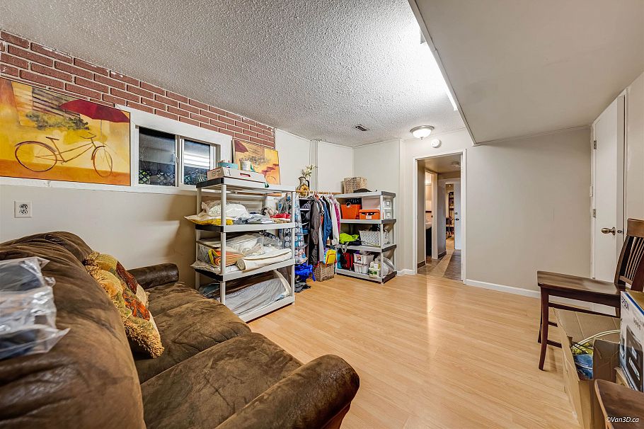 465 Felton Road North Vancouver, BC - 36