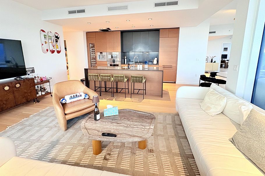 5901 1289 Hornby Street Vancouver, BC - 16