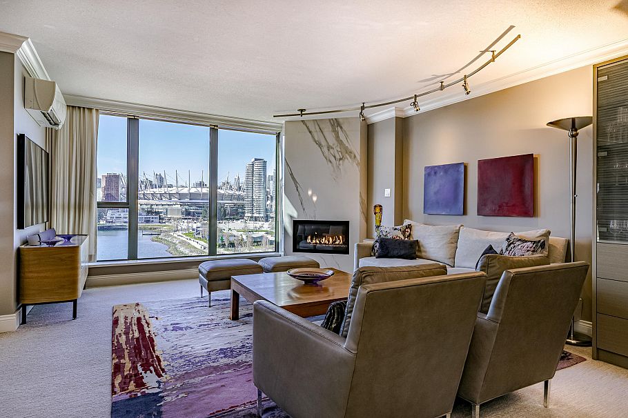 806 1088 Quebec Street Vancouver, BC - 3