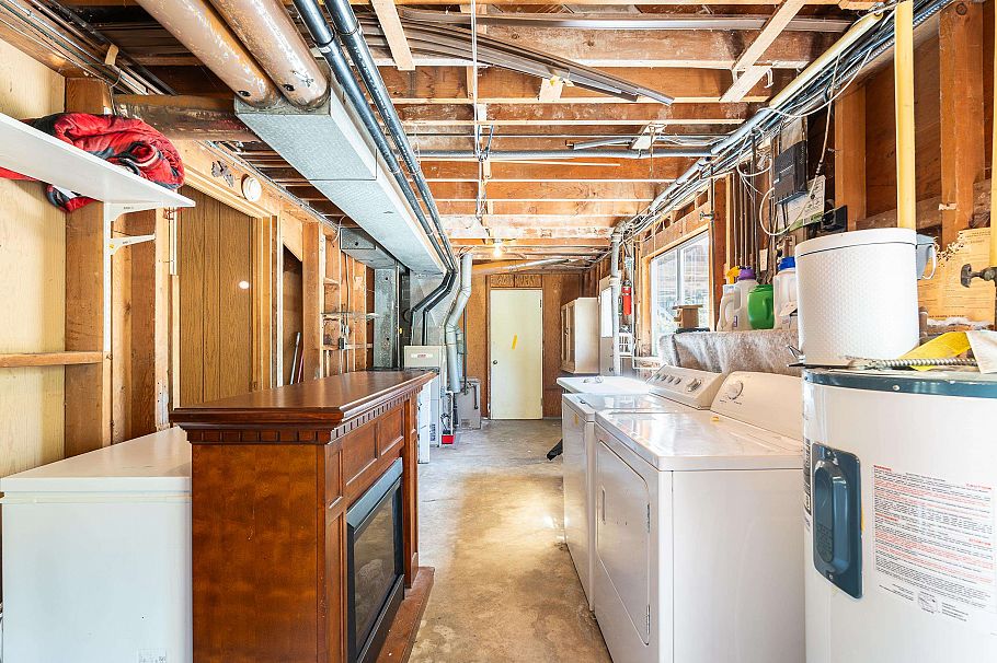 951 Canyon Boulevard North Vancouver, BC - 22