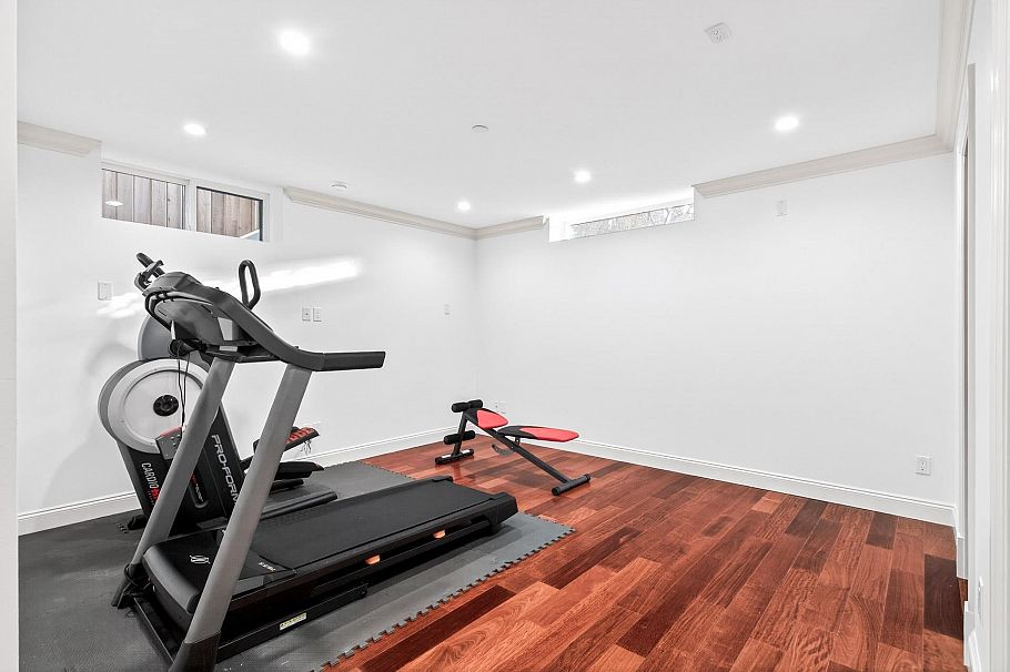 3715 W 22nd Avenue Vancouver, BC - 33