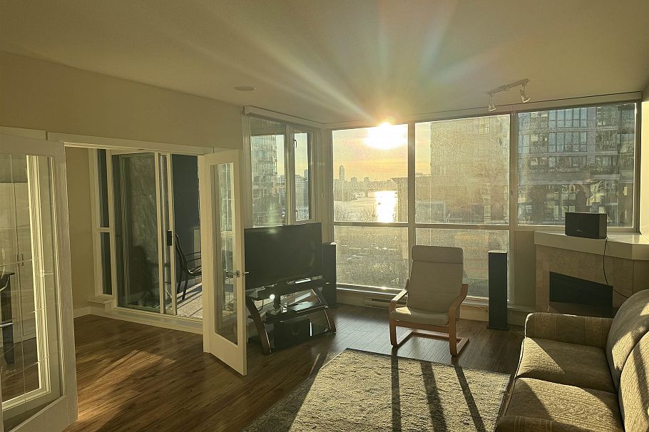 706 189 National Avenue Vancouver, BC - 1