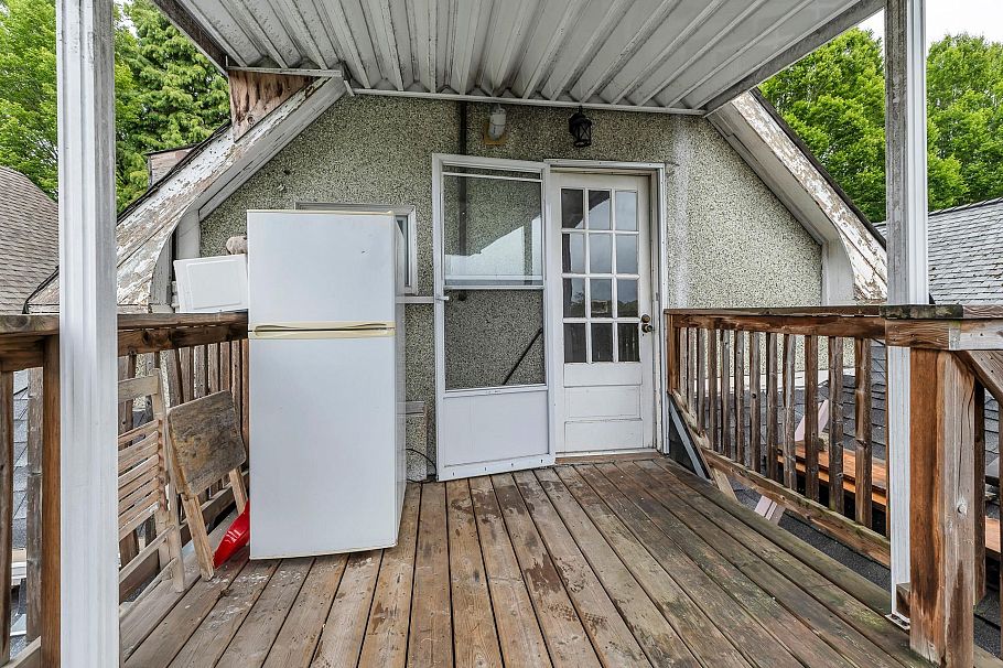 1836 E 1st Avenue Vancouver, BC - 31