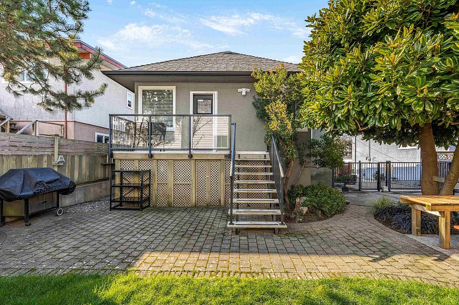 4072 Ontario Street Vancouver, BC - 24