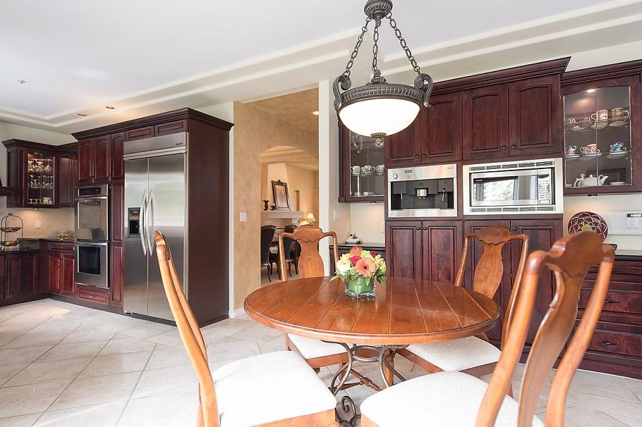 3056 W 11th Avenue Vancouver, BC - 9