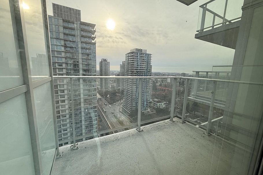 2405 8031 Nunavut Lane Vancouver, BC - 4