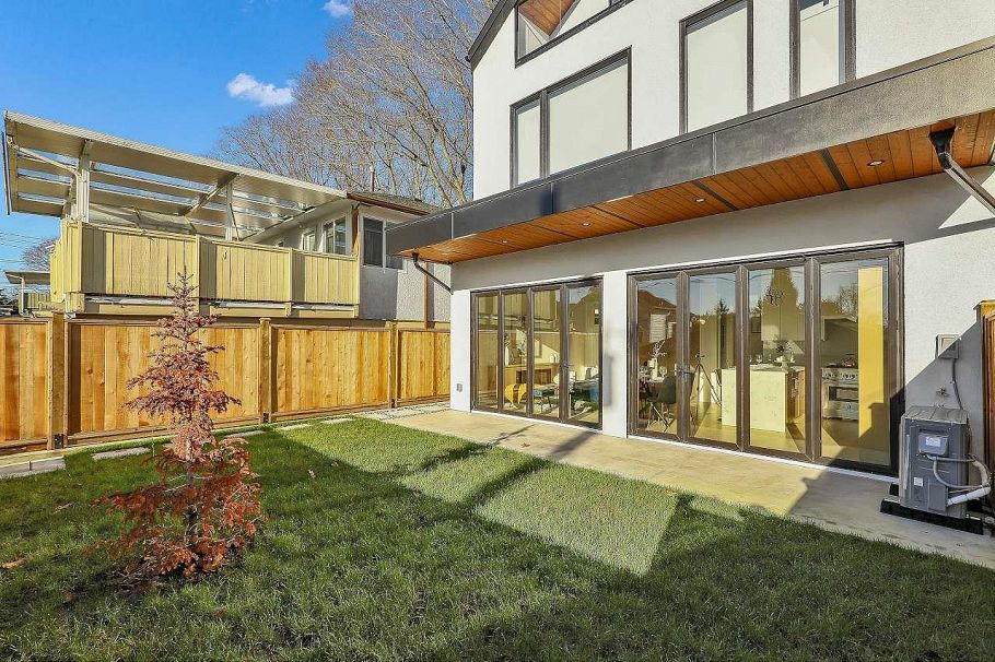 2 3558 Turner Street Vancouver, BC - 24