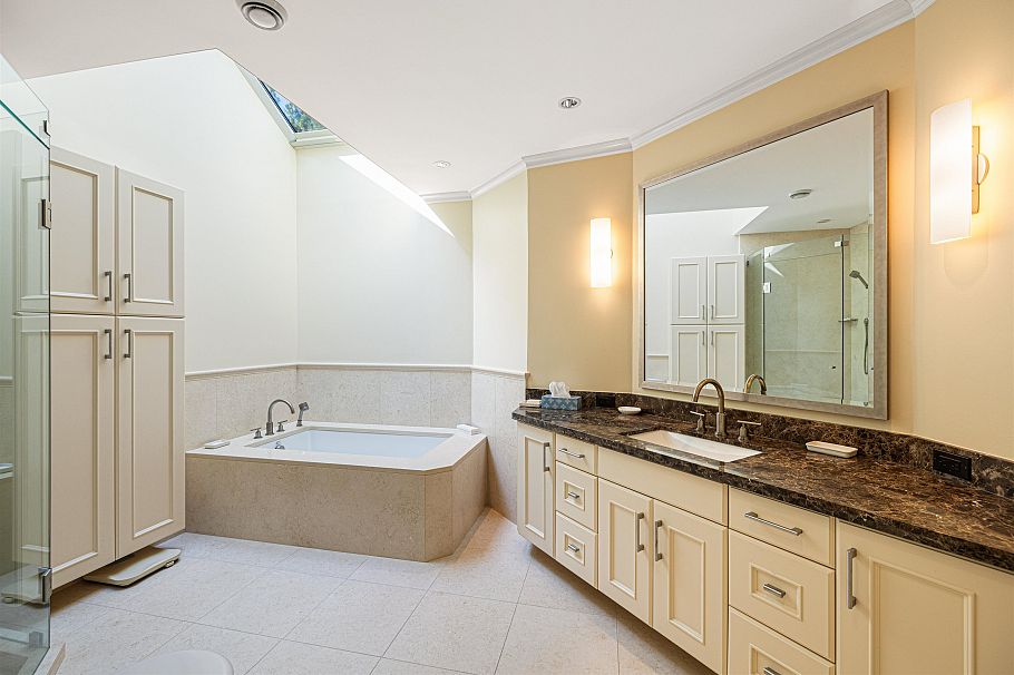 56 4900 Cartier Street Vancouver, BC - 24