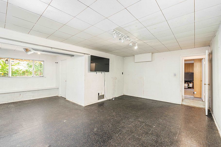 951 Canyon Boulevard North Vancouver, BC - 17