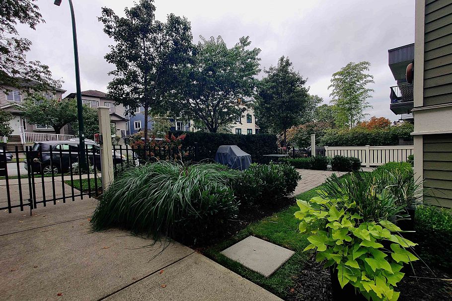 2055 Triumph Street Vancouver, BC - 4