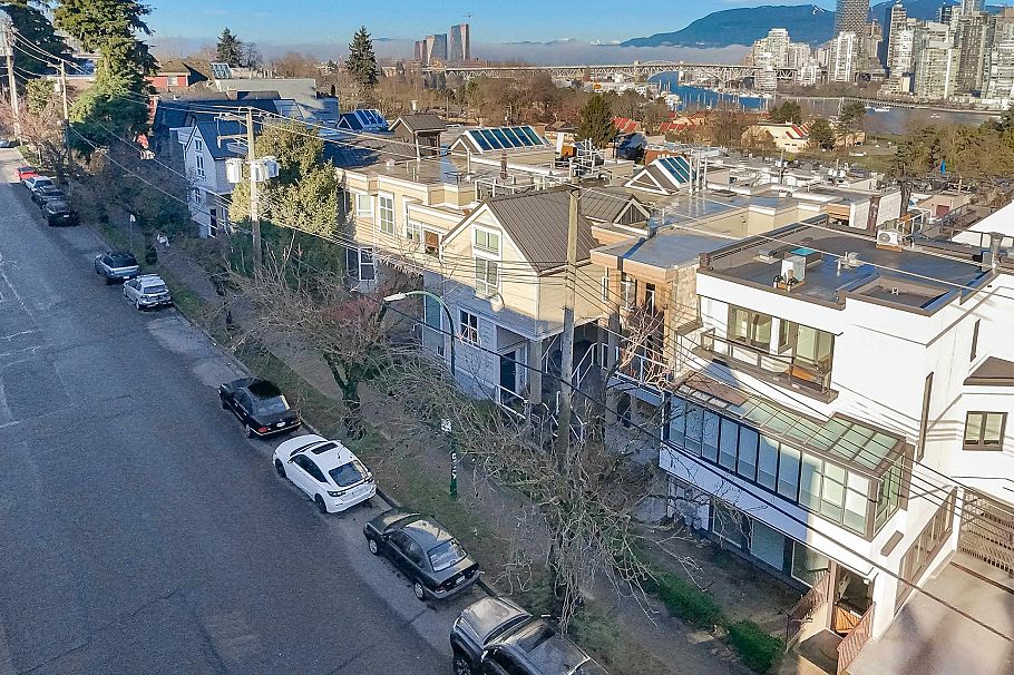 107 933 W 8th Avenue Vancouver, BC - 17