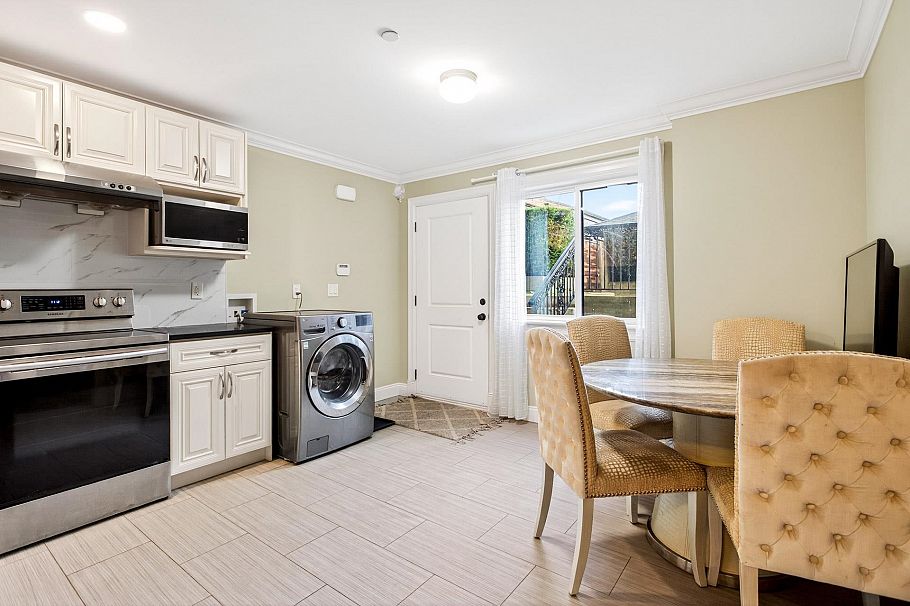 3715 W 22nd Avenue Vancouver, BC - 34