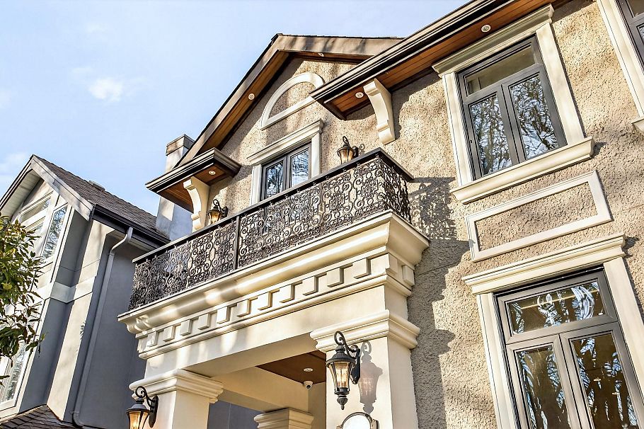 3715 W 22nd Avenue Vancouver, BC - 2