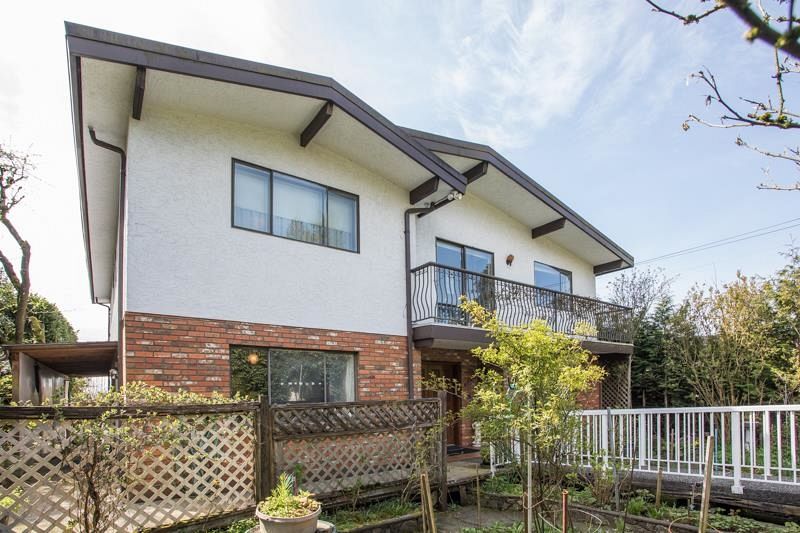 635 E Keith Road North Vancouver, BC - 22