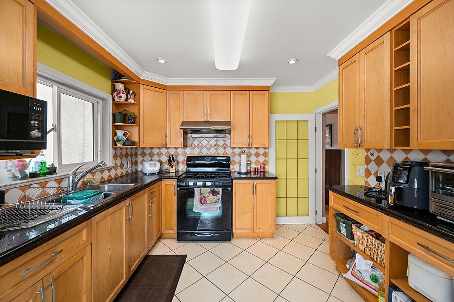 2625 E 21st Avenue Vancouver, BC - 10