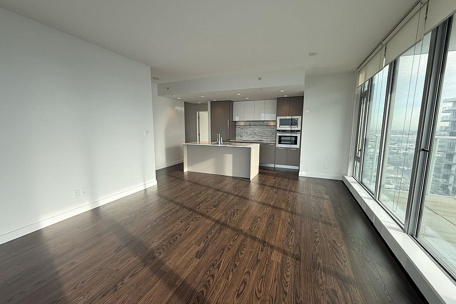 2405 8031 Nunavut Lane Vancouver, BC - 3