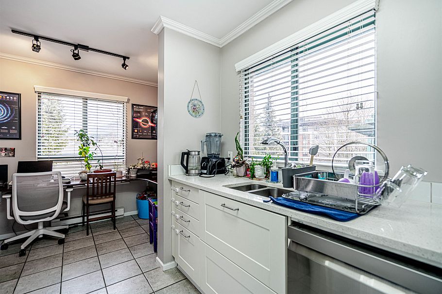 P02 223 Mountain Highway North Vancouver, BC - 5