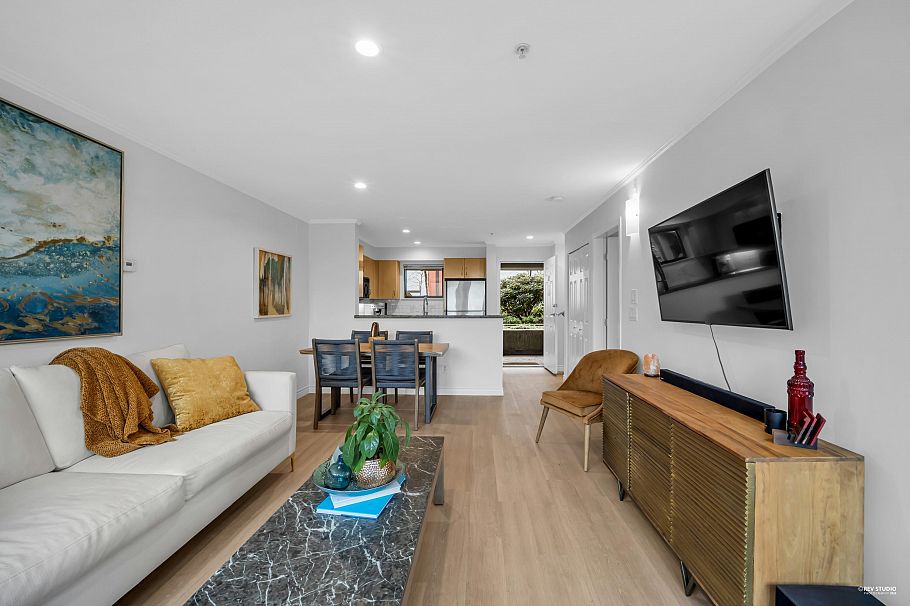 207 305 Lonsdale Avenue North Vancouver, BC - 14