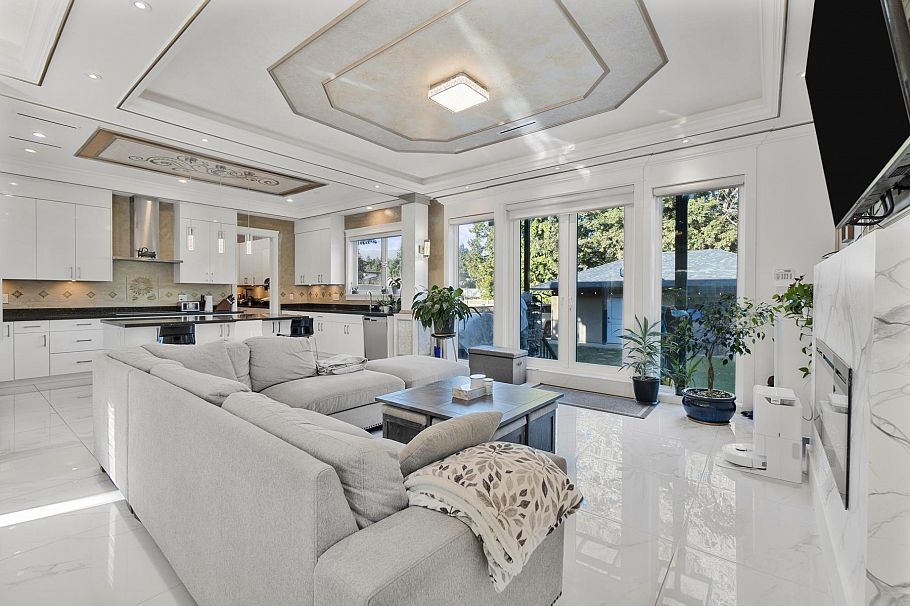 512 W 23rd Street North Vancouver, BC - 21