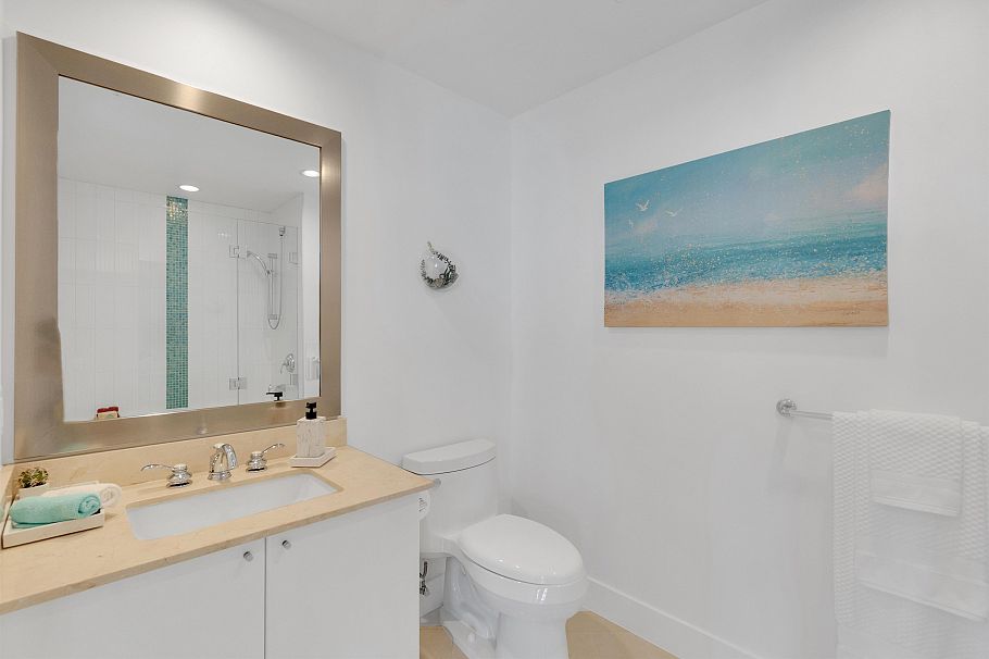 1102 172 Victory Ship Way North Vancouver, BC - 7