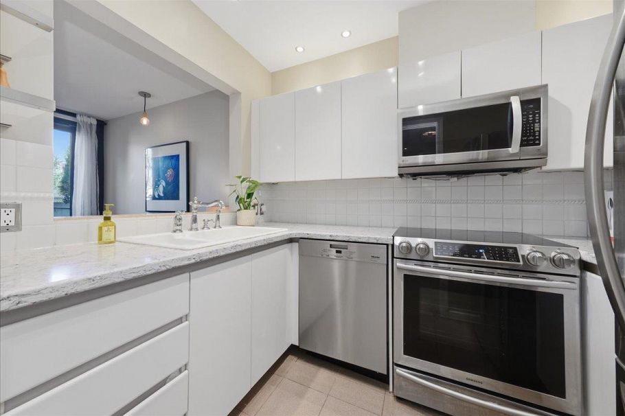 202 2483 Yew Street Vancouver, BC - 12