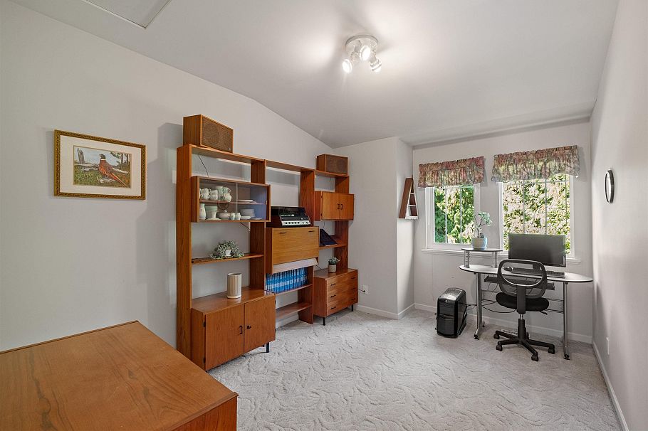 682 Seymour Boulevard North Vancouver, BC - 25