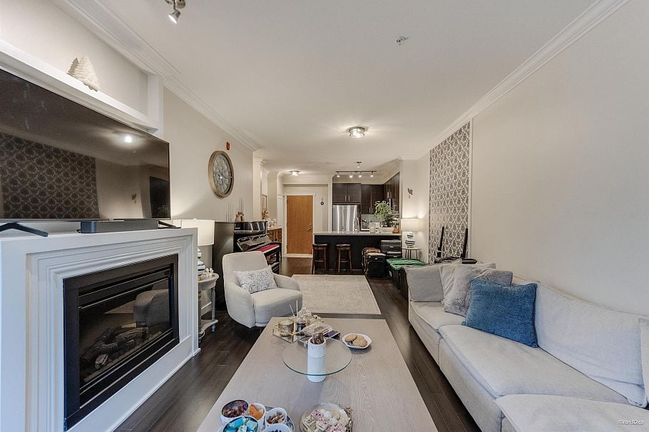 217 119 W 22nd Street North Vancouver, BC - 9