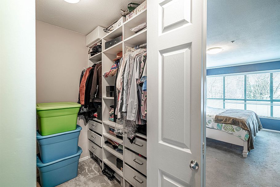 P02 223 Mountain Highway North Vancouver, BC - 23