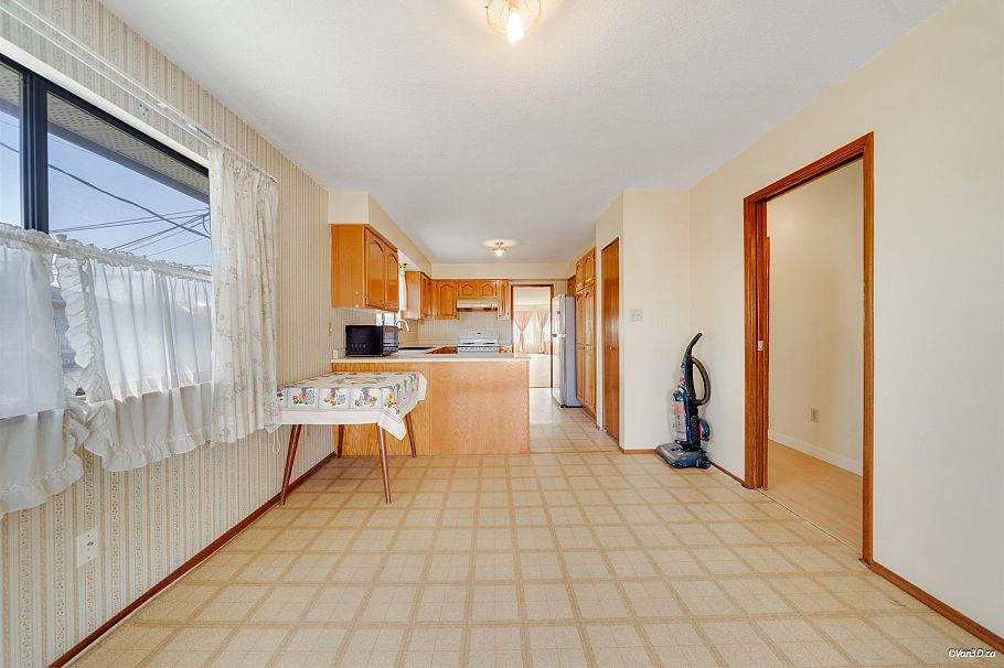 2175 E 54th Avenue Vancouver, BC - 15