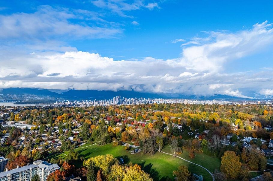 1987 W 35th Avenue Vancouver, BC - 2